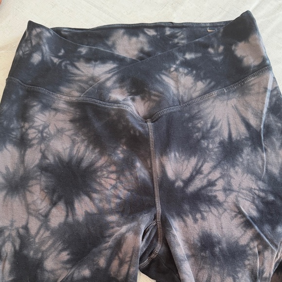 PINK Victoria's Secret Pants - PINK Victoria's Secret Black and Gray Leggings